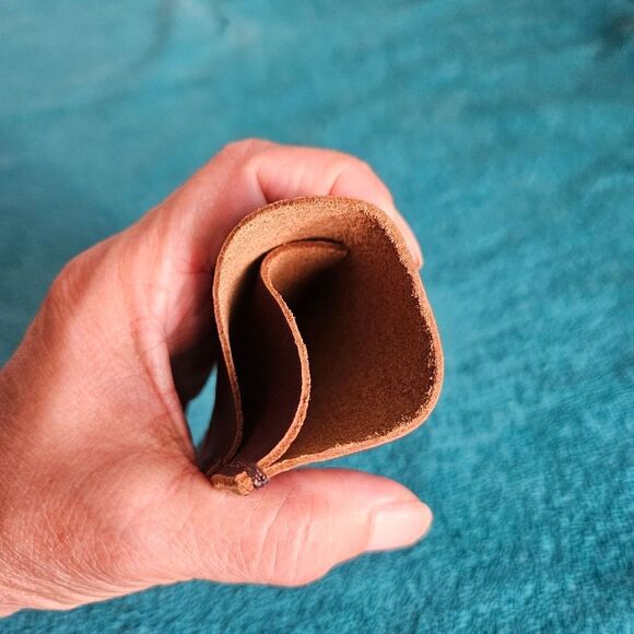 Portland Leather Minimalist Card Holder - Picture 4 of 6